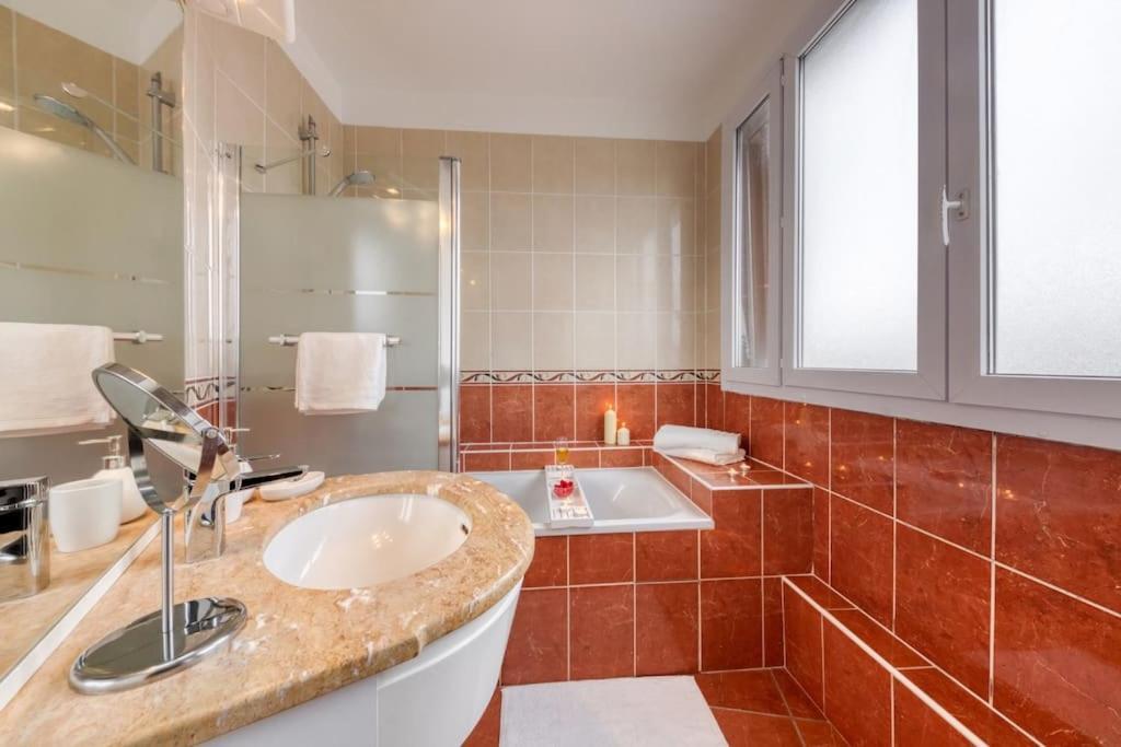 Le Versaillais Gare/Chateau/Wifi/Netflix Versalles Exterior foto