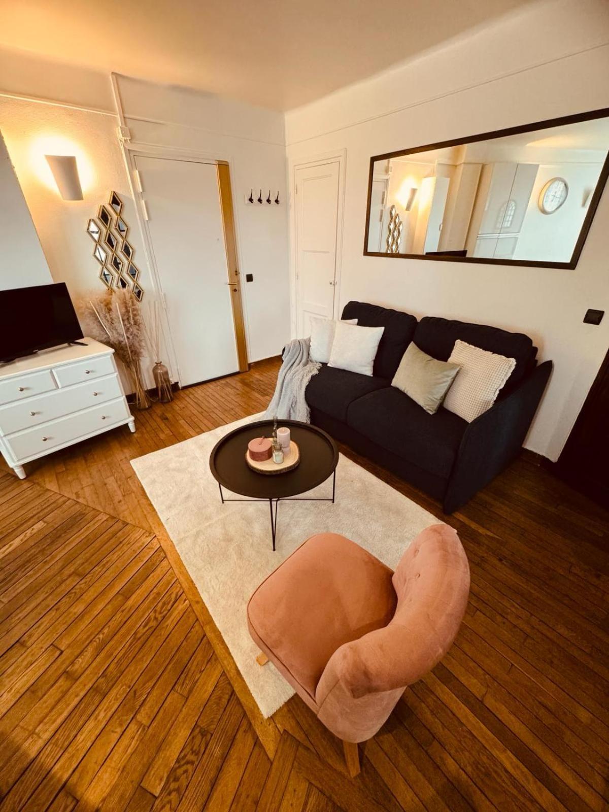 Le Versaillais Gare/Chateau/Wifi/Netflix Versalles Exterior foto