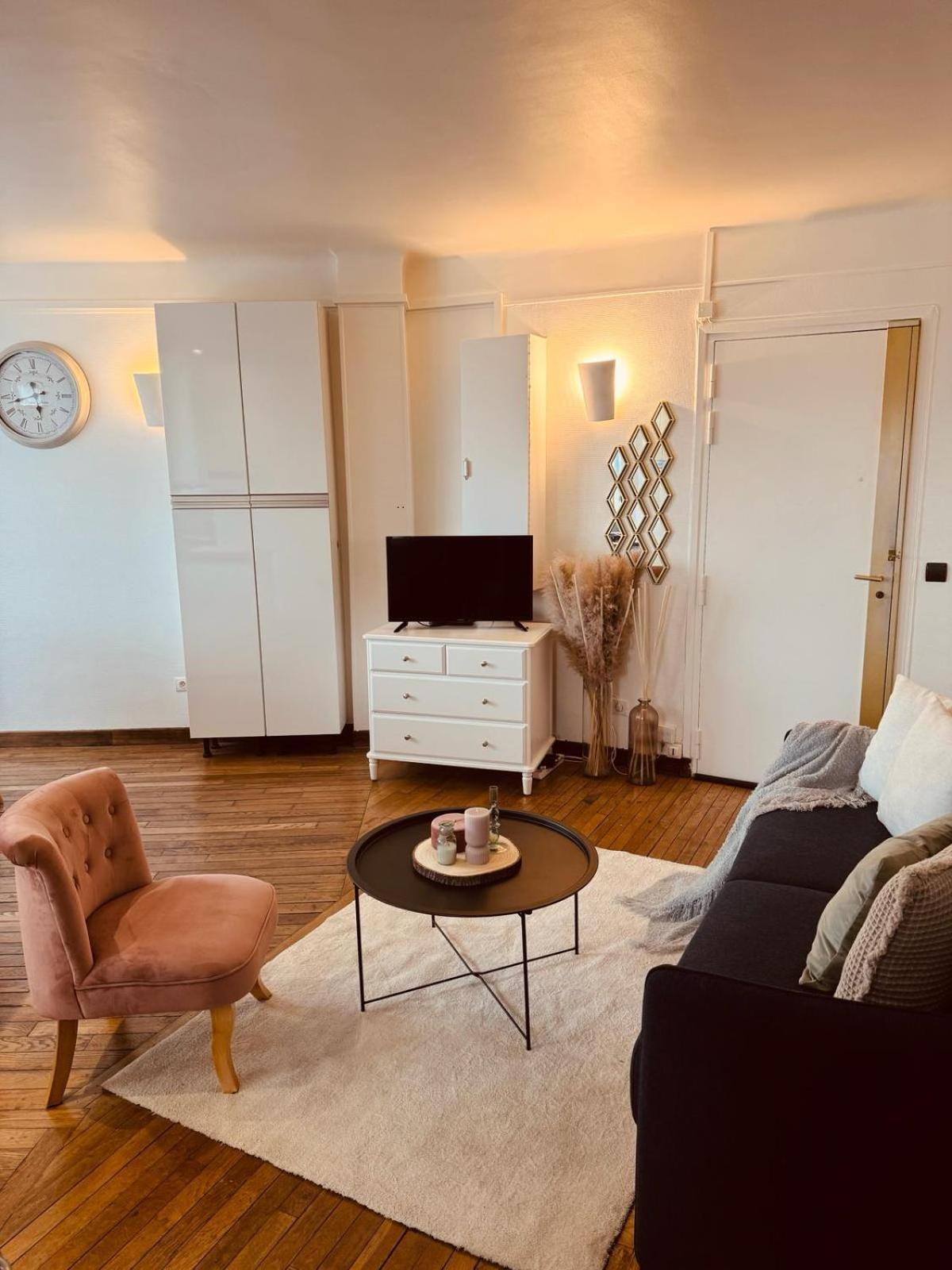 Le Versaillais Gare/Chateau/Wifi/Netflix Versalles Exterior foto